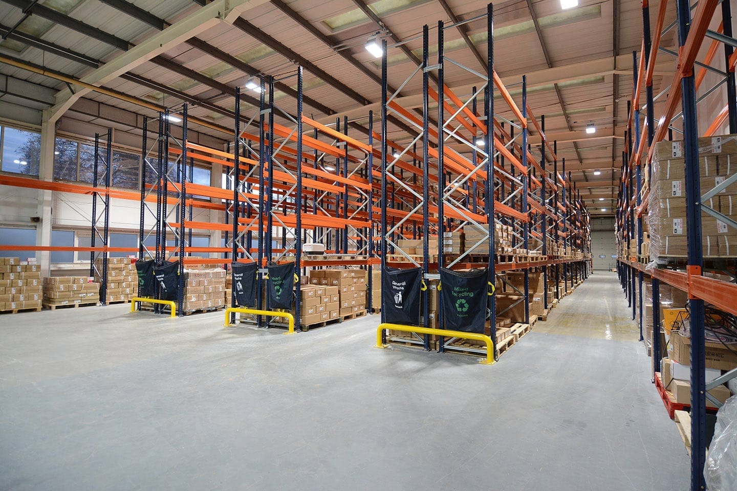 Pallet Racks at Contactum