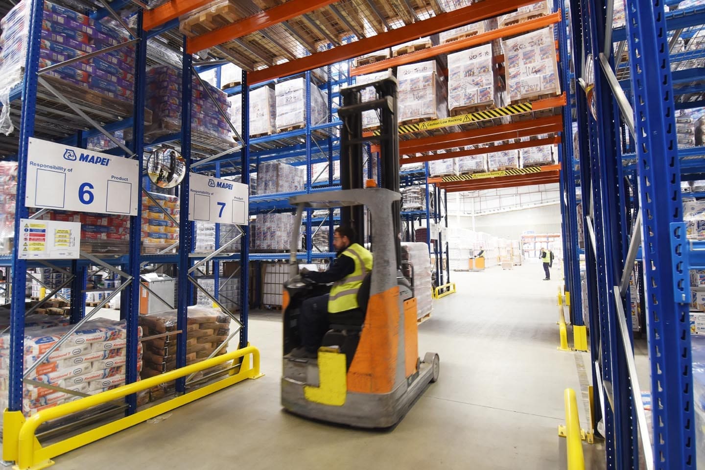 Pallet Racking Wide Aisle at Mapei UK